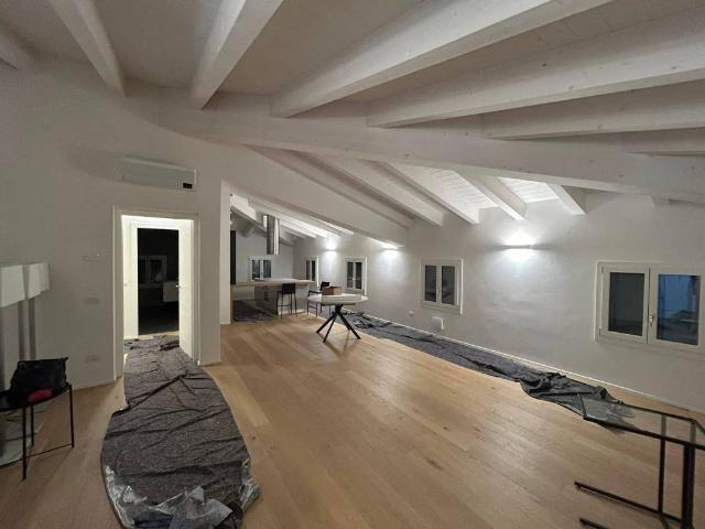 Attico in affitto a San Faustino-Madonnina-Quattroville, Modena