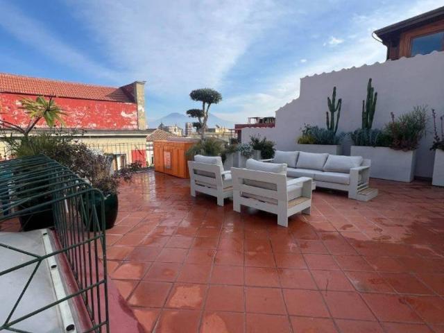 Attico in affitto a Municipalità 4, Napola