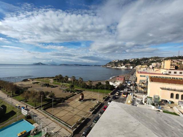 Attico in affitto a Municipalità 10, Campania