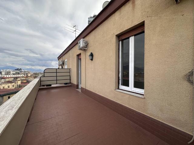 Attico in affitto a Municipalità 2, Napola