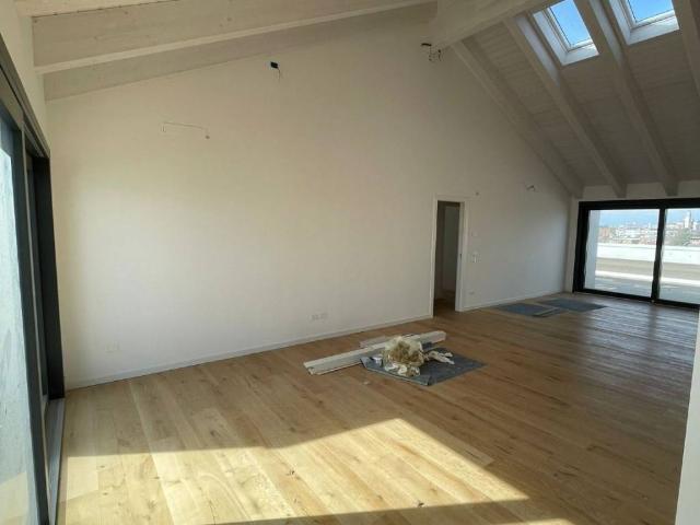 Attico in affitto a Madonna Pellegrina, Padova