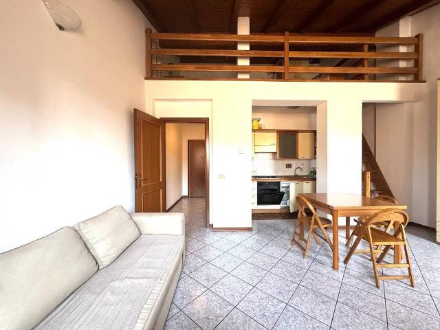 Attico in affitto a San Zenone città, Re