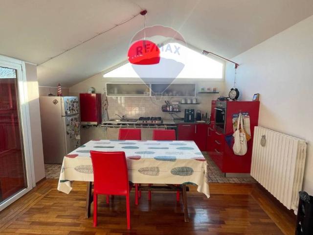 Attico in affitto a Carrozzone-Betonica, Re