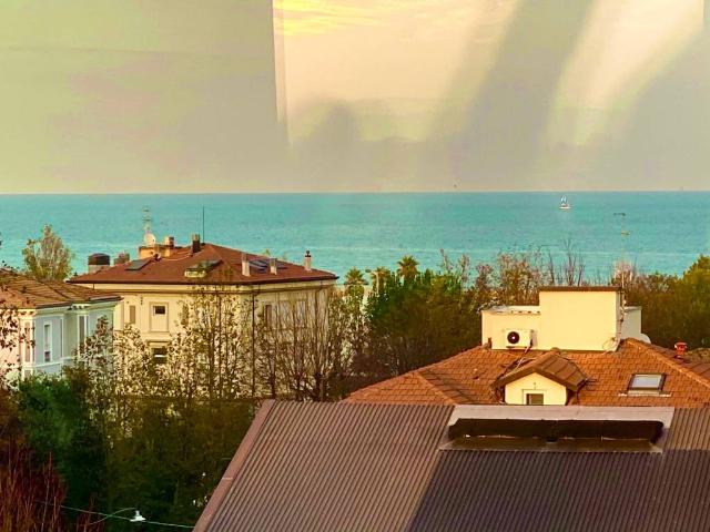 Attico in affitto a Rimini, Reggio Emilia