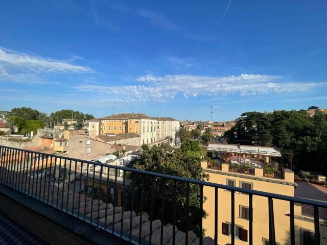Attico in affitto a Municipio Roma I, Roma Capitale