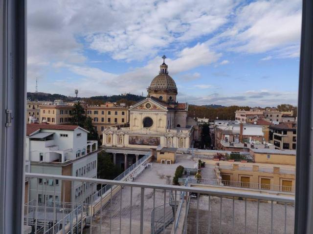 Attico in affitto a Municipio Roma I, Roma Capitale