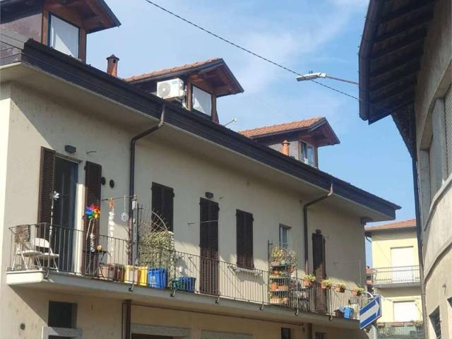Attico in affitto a Abbazia, Sesto Calende