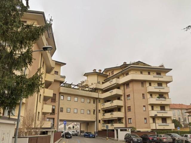 Attico in affitto a Altopiano di Seveso, Seveso