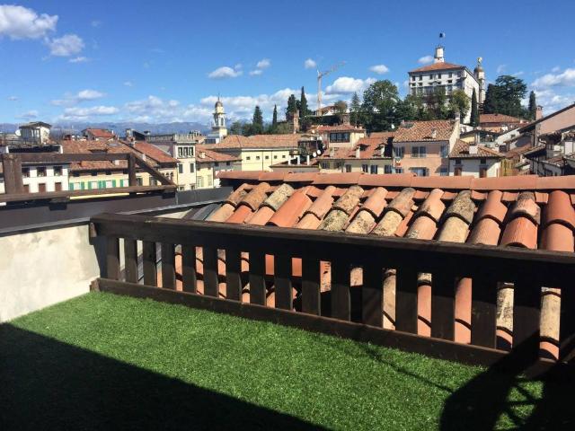 Attico in affitto a Borgo Poscolle, Reana Del Roiale