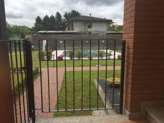 Attico in affitto a Varano Borghi, Lombardia