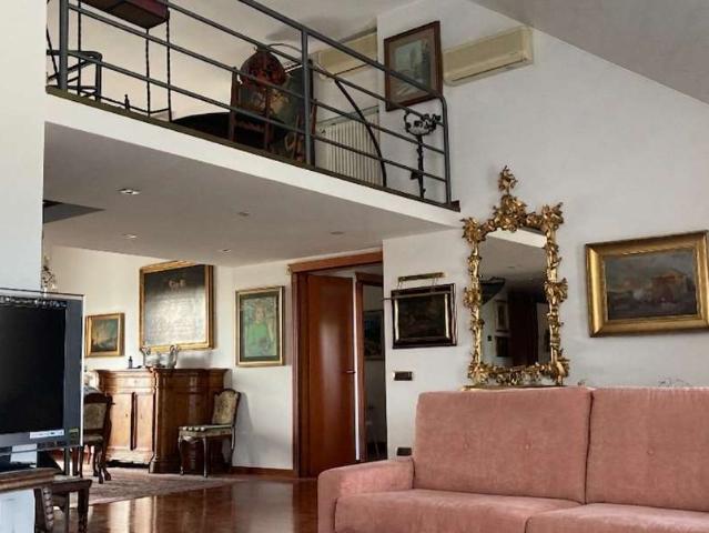 Villa Indipendente in affitto a Biumo Superiore, Varese