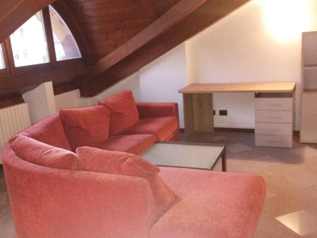 Attico in affitto a Biumo Inferiore, Varese