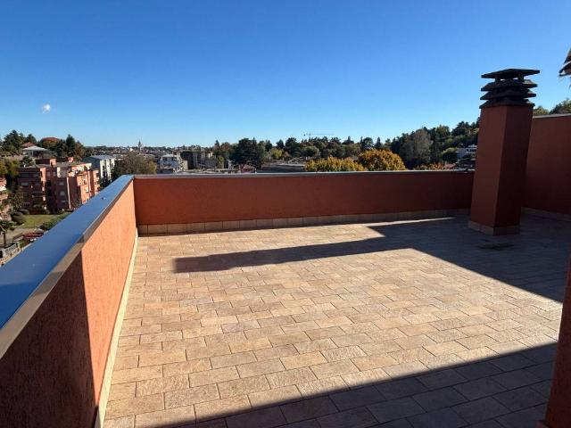 Attico in affitto a Brunella, Varese