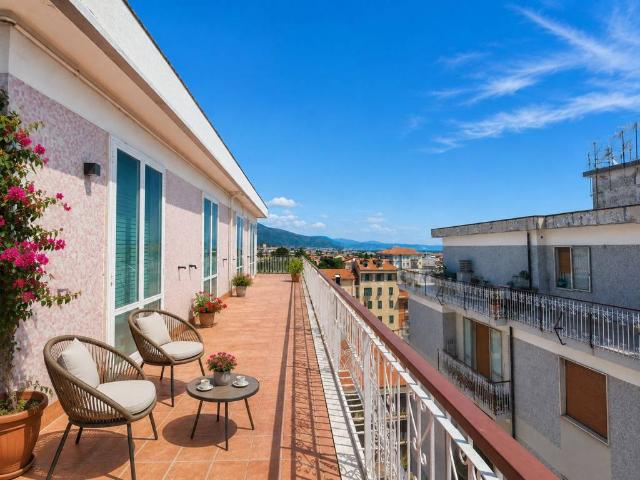 Attico in vendita a Albenga, Liguria