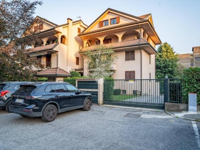Attico in vendita a Albiate, Monza e della Brianza