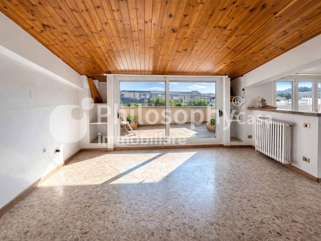 Attico in vendita a Vallemiano, Marche