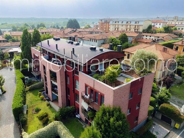 Attico in vendita a Appiano Gentile, Como