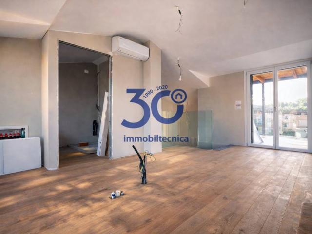 Attico in vendita a La Pace, Palazzo Del Pero