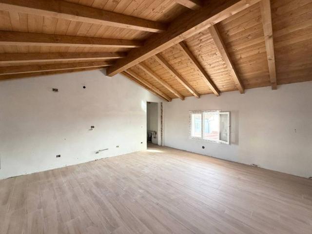 Attico in vendita a Bagnolo Cremasco, Lombardia