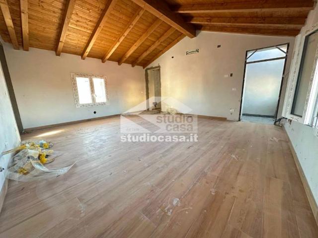 Attico in vendita a Bagnolo Cremasco, Lombardia