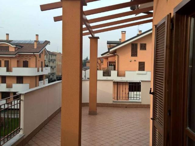 Attico in vendita a Bareggio, Lombardia
