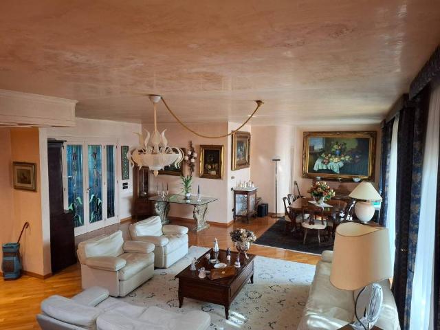 Attico in vendita a Mungivacca, Puglia