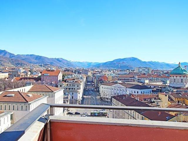 Attico in vendita a Borgo Palazzo, Bergamo