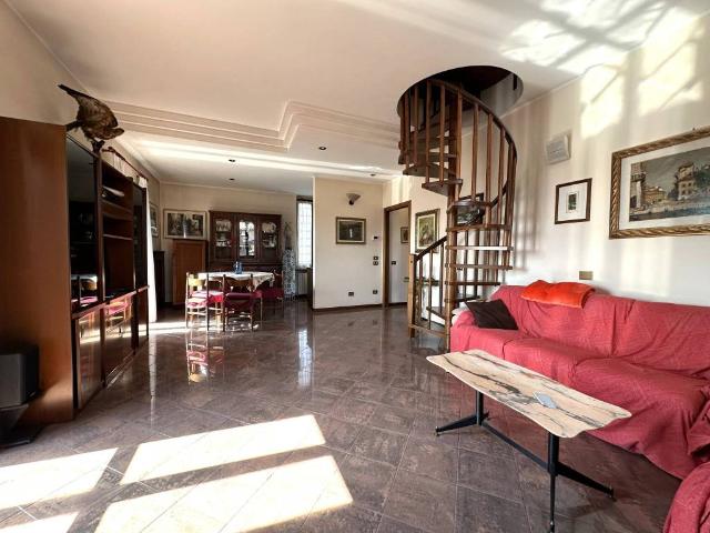 Attico in vendita a Borgo Palazzo, Bergamo