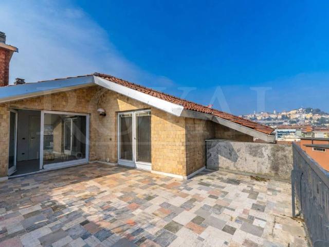 Attico in vendita a Borgo Palazzo, Bergamo