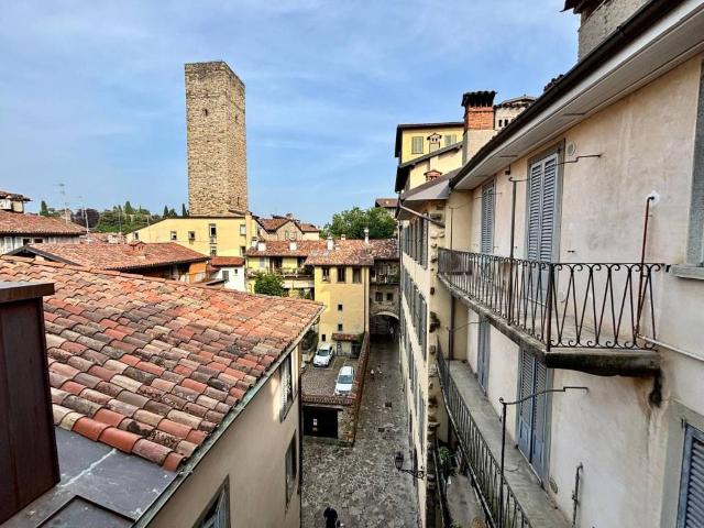 Attico in vendita a Città Alta, Bergamo