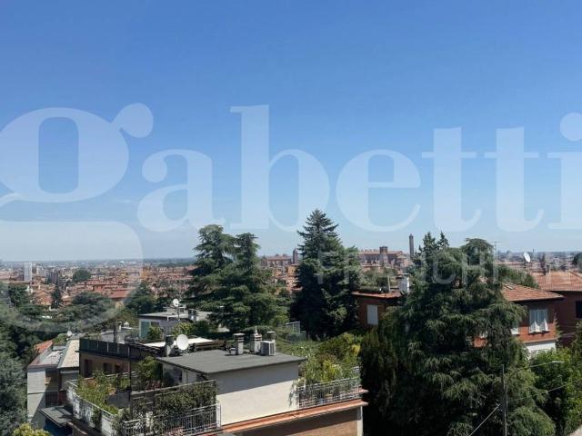 Attico in vendita a Santo Stefano, Bologna