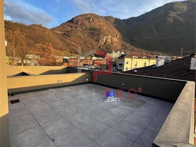 Attico in vendita a Oltrisarco-Aslago - Oberau-Haslach, Bolzano - Bozen