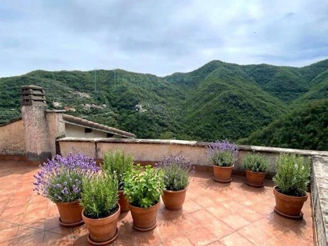 Attico in vendita a Aquila Di Arroscia, Liguria