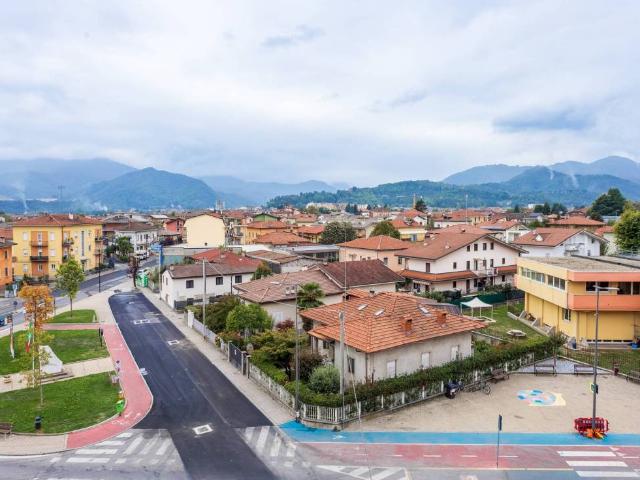 Attico in vendita a Borgo San Dalmazzo, Cuneo