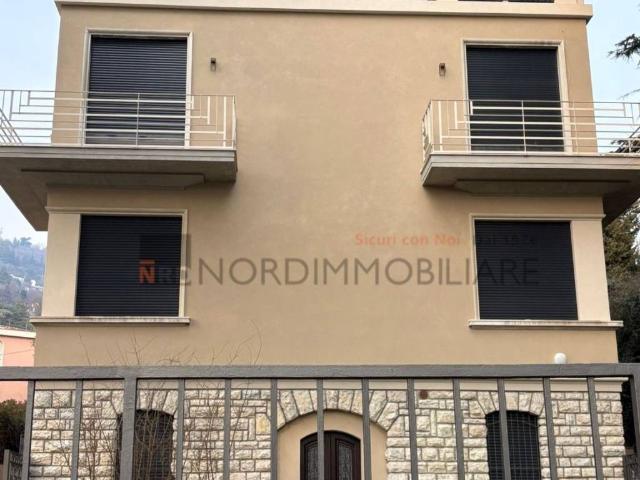 Attico in vendita a Zona Centro, Brescia