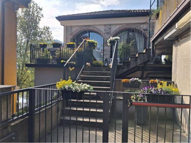 Attico in vendita a Vaccarezza Vecchia, Brivio