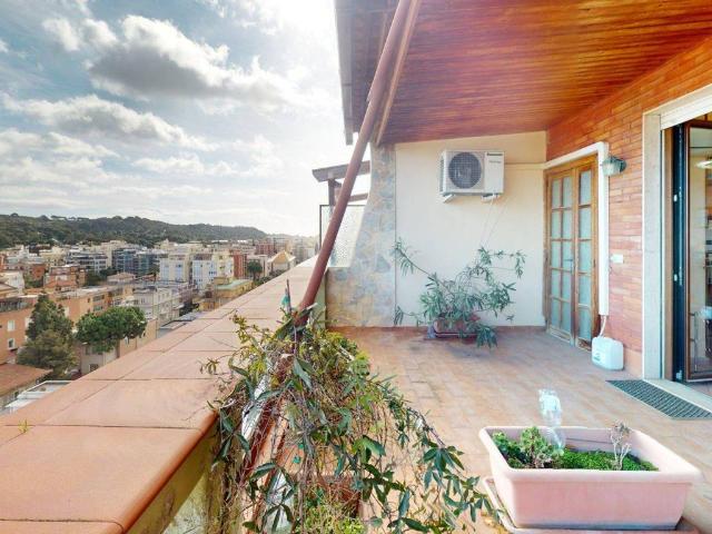 Attico in vendita a Sant'Alenixedda, Cagliari