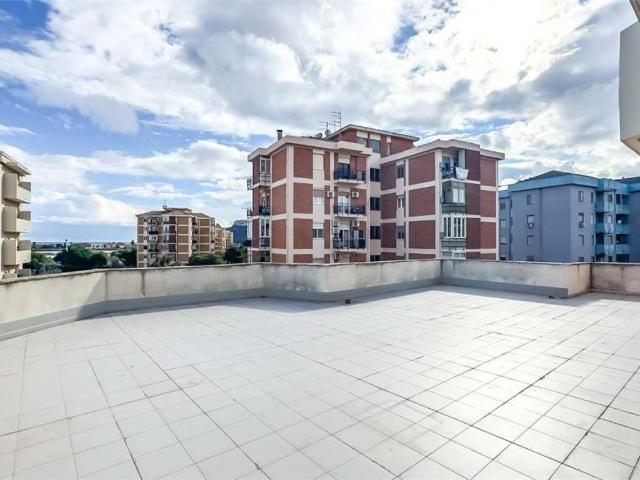 Attico in vendita a Quartiere del Sole, Cagliari