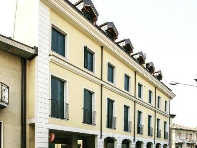 Attico in vendita a Cairate, Lombardia
