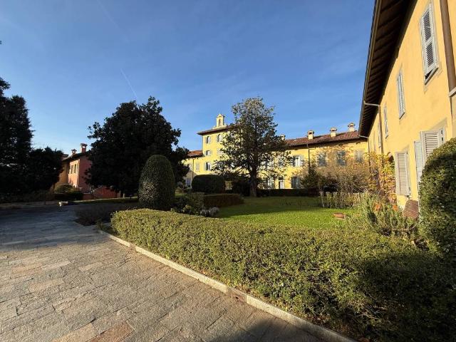 Attico in vendita a Cantù, Como