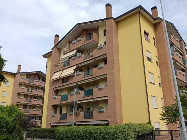Attico in vendita a Caponago, Lombardia
