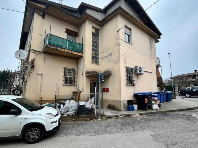 Attico in vendita a Carobbio Degli Angeli, Lombardia