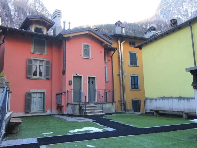Attico in vendita a Comunità Montana della Valle Brembana, Carona
