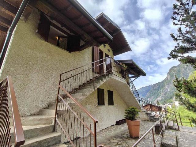 Attico in vendita a Comunità Montana della Valle Brembana, Carona
