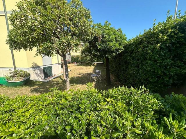 Appartamento in vendita a Marina di Carrara, Carrara