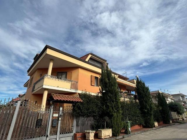 Attico in vendita a Casalnuovo Di Napoli, Campania