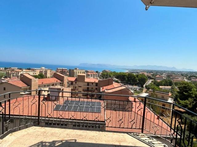 Attico in vendita a Castellammare Del Golfo, Sicilia