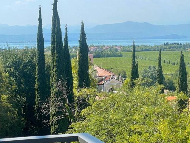 Attico in vendita a Castelnuovo Del Garda, Veneto