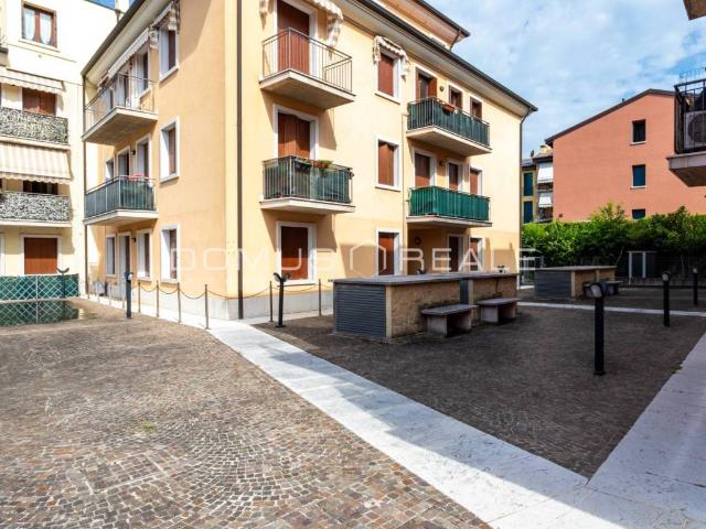Attico in vendita a Castelnuovo Del Garda, Veneto