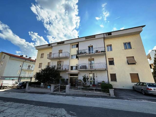 Attico in vendita a Quartiere Feggiani, Marche